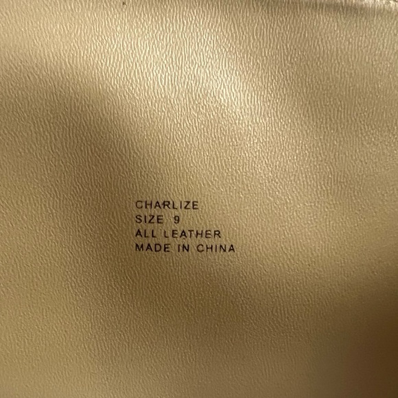 NEVER WORN TAN BCBG MAXAZRIA LEATHER SUEDE - Picture 2 of 12